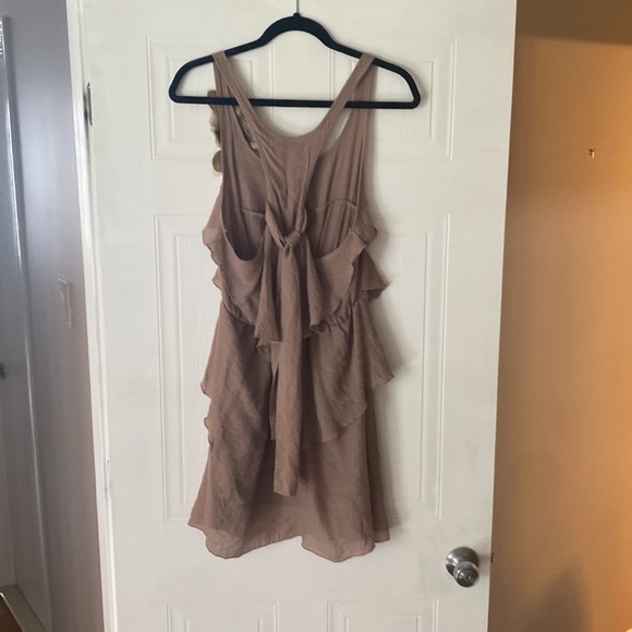 Cotton/Poly Gauze dress with flower Appliqué - Picture 2 of 6